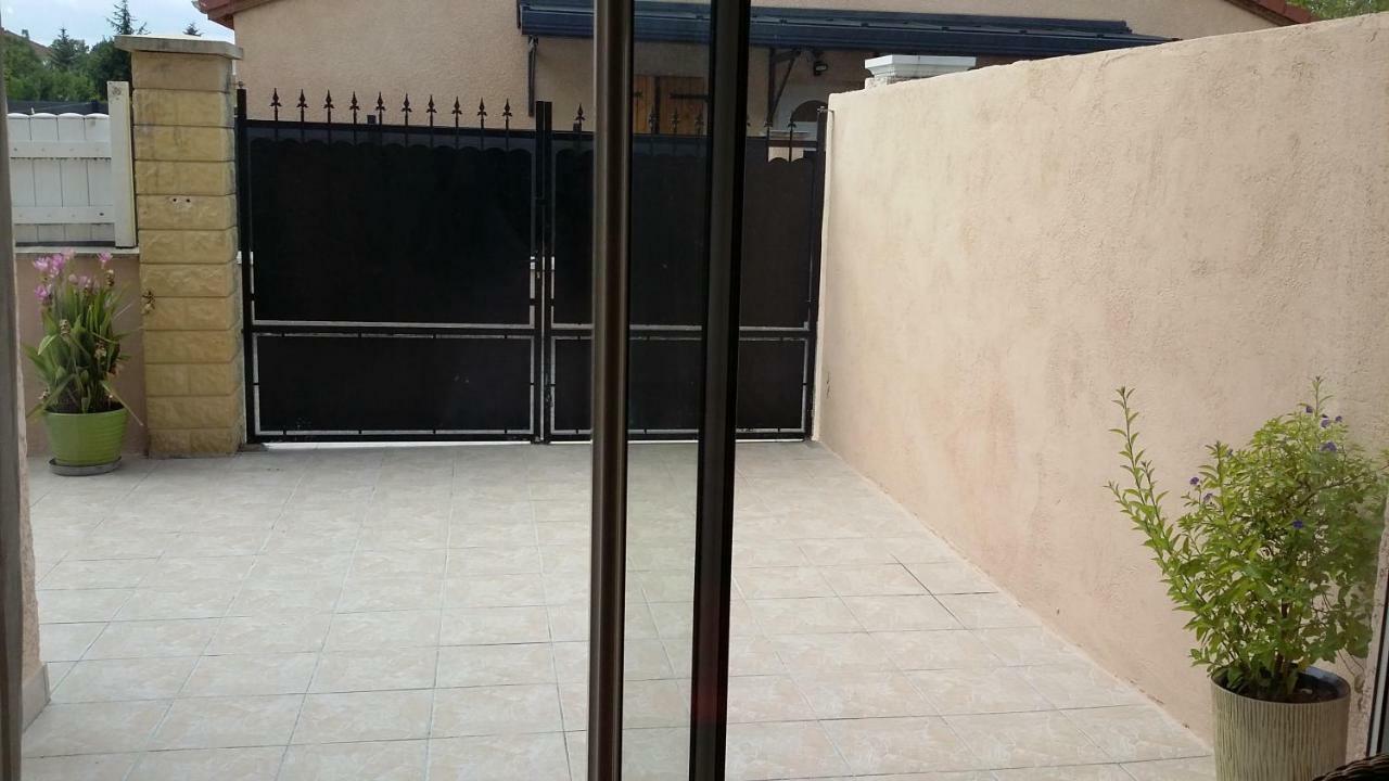 Studio Dependance Maison, 5 Mnt Gare & Tram Venissieux Luaran gambar