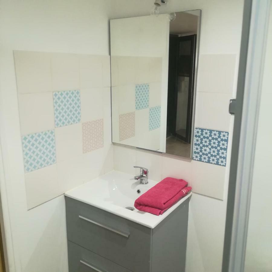 Studio Dependance Maison, 5 Mnt Gare & Tram Venissieux Luaran gambar